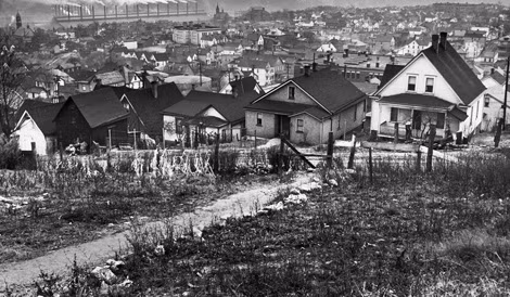 Thành phố Donora, nơi khói độc làm chết ít nhất 19 người. Ảnh: Alfred Eisenstaedt/ The LIFE Picture Collection/Getty Images.