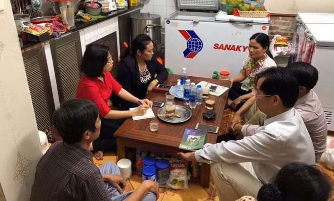 Cả sự hoài nghi và tin tưởng của bạn đọc đều giúp tôi và các đồng nghiệp “giữ lửa” trên mỗi trang viết. Cả sự hoài nghi và tin tưởng của bạn đọc đều giúp tôi và các đồng nghiệp “giữ lửa” trên mỗi trang viết.