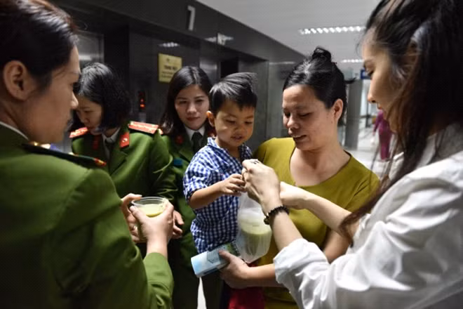 Hội Phụ nữ Cục CSĐT tội phạm về ma túy làm công tác từ thiện tại các bệnh viện.