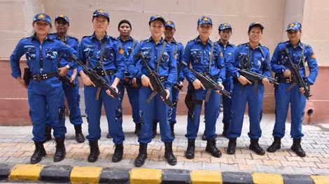 Đội SWAT toàn nữ đầu tiên của Ấn Độ. Đội SWAT toàn nữ đầu tiên của Ấn Độ.