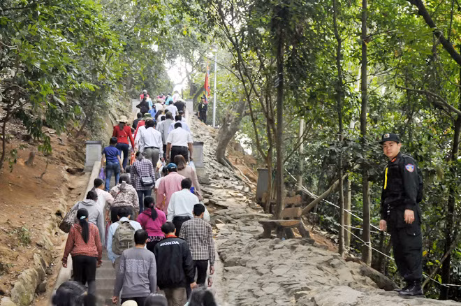 Công an tỉnh Phú Thọ tăng cường công tác đảm bảo ANTT phục vụ lễ hội.