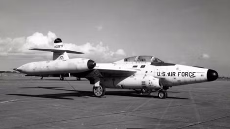 Các máy bay chiến đấu F-89D Scorpions được thiết kế nhằm mục đích bắn hạ các máy bay ném bom của Liên Xô.