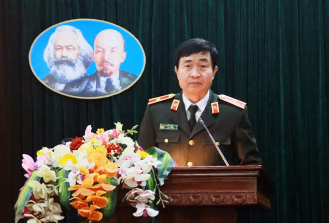 Thiếu tướng Nguyễn Minh Chính phát biểu tại Lễ khai giảng.