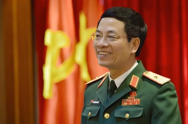 Thiếu tướng Nguyễn Mạnh Hùng. Thiếu tướng Nguyễn Mạnh Hùng.