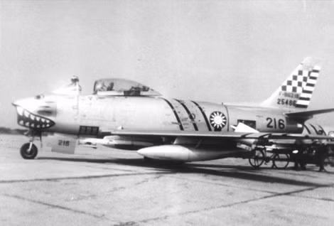 Máy bay F-86 Sabre của Đài Loan trang bị tên lửa Sidewinder của Mỹ giúp cho chúng có được ưu thế đáng kể trong các trận không chiến tại Vịnh Đài Loan.