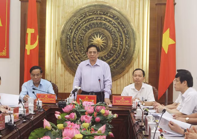 Đồng chí Phạm Minh Chính, Ủy viên Bộ Chính trị, Bí thư Trung ương Đảng, Trưởng ban Tổ chức Trung ương phát biểu tại buổi làm việc. Ảnh: TTXVN.
