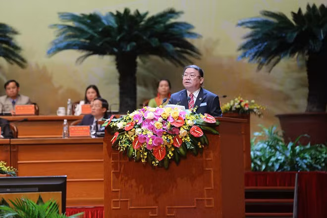 Đồng chí Thào Xuân Sùng phát biểu bế mạc Đại hội. Đồng chí Thào Xuân Sùng phát biểu bế mạc Đại hội.