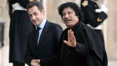 Cựu Tổng thống Pháp Nicolas Sarkozy và nhà lãnh đạo Gaddafi trong cuộc gặp tại Pháp năm 2007. (Ảnh: EPA) Cựu Tổng thống Pháp Nicolas Sarkozy và nhà lãnh đạo Gaddafi trong cuộc gặp tại Pháp năm 2007. (Ảnh: EPA)