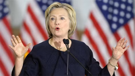 Bà Hillary Clinton từng cảm nhận chiến thuật truyền thông ào ạt của Cambridge Analytica trong chiến dịch tranh cử năm 2016. Bà Hillary Clinton từng cảm nhận chiến thuật truyền thông ào ạt của Cambridge Analytica trong chiến dịch tranh cử năm 2016.