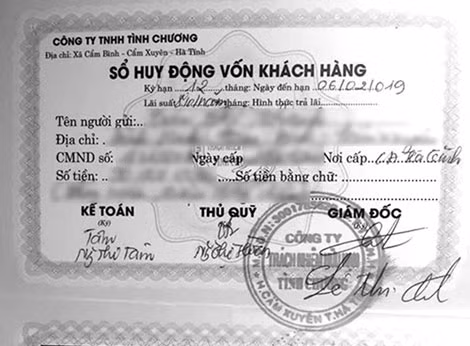 Doanh nghiệp vàng bạc Phúc Nhiên tại huyện Yên Thành (Nghệ An) phát hành sổ tiết kiệm, huy động khoảng 70 tỷ đồng rồi ngừng kinh doanh, tuyên bố vỡ nợ.
