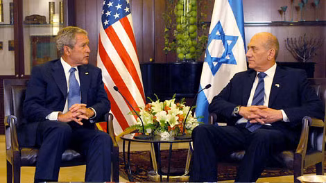 Tổng thống George Bush (trái) trong cuộc gặp với Thủ tướng Israel Ehud Olmert năm 2007. Tổng thống George Bush (trái) trong cuộc gặp với Thủ tướng Israel Ehud Olmert năm 2007.