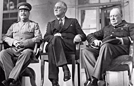 Các ông Vissarionovich Stalin, Franklin D. Roosevelt và Winston Churchill tại Hội nghị Teheran 1943.