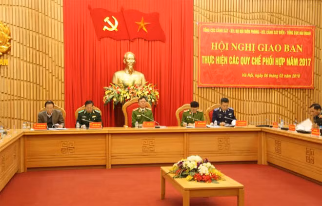 Trung tướng Trần Văn Vệ dự và chủ trì Hội nghị.