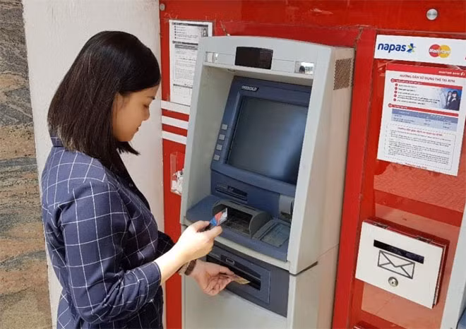 Việc lựa chọn dùng gói sản phẩm ngân hàng thay cho từng sản phẩm riêng lẻ sẽ giúp khách hàng tiết kiệm được nhiều khoản phí, trong đó có phí giao dịch tại ATM.
