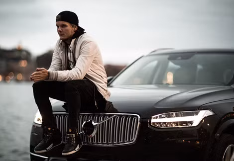 Tuổi trẻ với Avicii đã trở thành mãi mãi, đúng như lời ước của anh trong ca khúc “Wake Me Up”. Ảnh: Billboard.