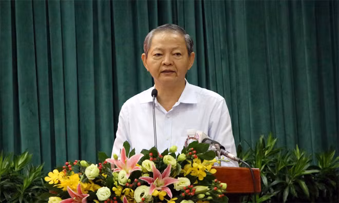 Ông Lê Văn Khoa, Phó chủ tịch UBND TP HCM phát biểu tại kỳ họp HĐND TP HCM.