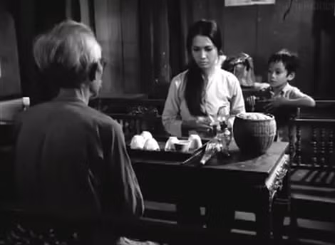 Cảnh trong phim “Bao giờ cho đến tháng mười”. Cảnh trong phim “Bao giờ cho đến tháng mười”.