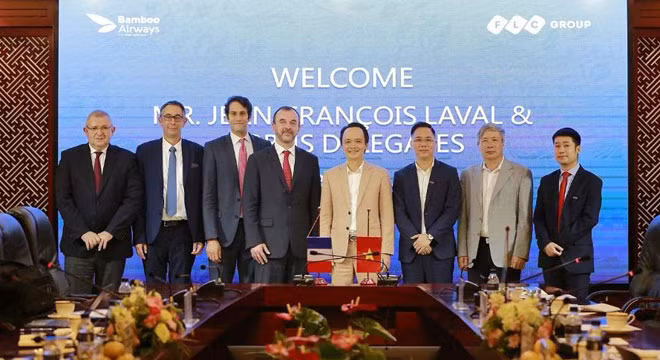 FLC và Airbus đã đạt thỏa thuận về việc hợp tác mua 24 máy bay A321NEO trị giá 3 tỷ USD phục vụ hoạt động của Bamboo Airways. FLC và Airbus đã đạt thỏa thuận về việc hợp tác mua 24 máy bay A321NEO trị giá 3 tỷ USD phục vụ hoạt động của Bamboo Airways.