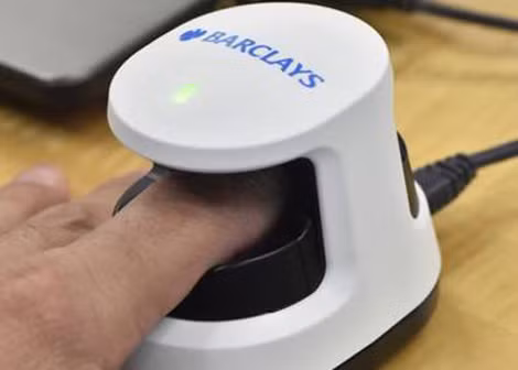 Barclays đã ứng dụng công nghệ nhận diện tĩnh mạch đầu ngón tay VeinID tại Anh. Barclays đã ứng dụng công nghệ nhận diện tĩnh mạch đầu ngón tay VeinID tại Anh.