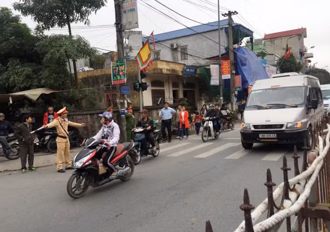 Công an tỉnh Nam Định tổ chức phân luồng giao thông, đảm bảo an ninh trật tự tại lễ hội chợ Viềng, huyện Nam Trực. Công an tỉnh Nam Định tổ chức phân luồng giao thông, đảm bảo an ninh trật tự tại lễ hội chợ Viềng, huyện Nam Trực.