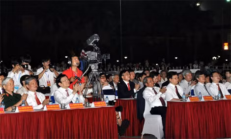 Đại biểu tham dự buổi lễ. Đại biểu tham dự buổi lễ.
