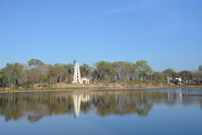 Đất đai, ao hồ được cải tạo để trồng trọt, trữ nước...