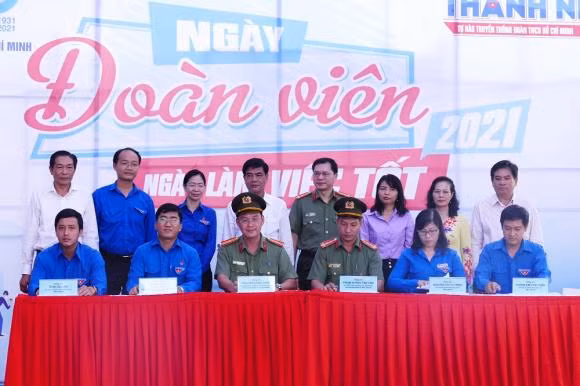 Các cơ sở Đoàn ký kết công tác phối hợp tuyên truyền đảm bảo ANTT địa bàn giáp ranh.