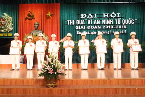 Các cá nhân tiêu biểu nhận danh hiệu Chiến sĩ thi đua toàn lực lượng năm 2014. Các cá nhân tiêu biểu nhận danh hiệu Chiến sĩ thi đua toàn lực lượng năm 2014.