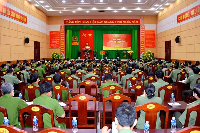 Toàn cảnh Hội nghị Công an tỉnh Bình Thuận ngày 17/12