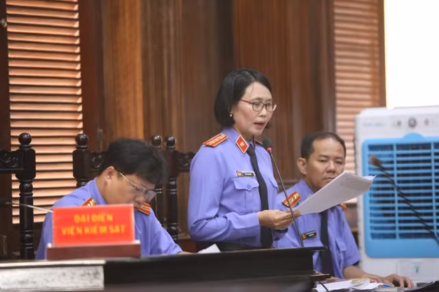 Đại diện VKS luận tội và đề nghị mức án
