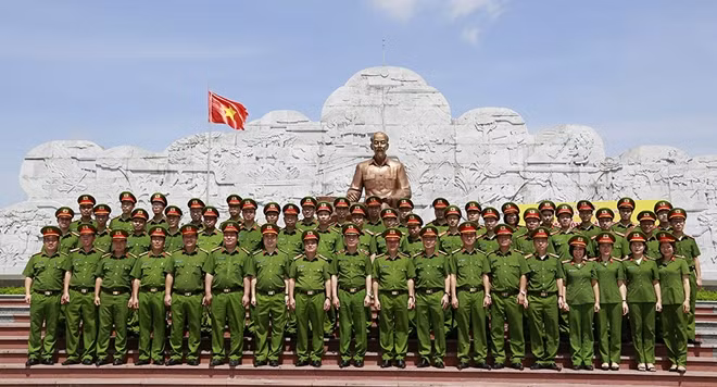 Đoàn đại biểu Cục Cảnh sát PCCC và CNCH tại Khu lưu niệm