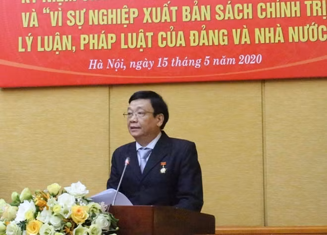 Đồng chí Phạm Chí Thành phát biểu tại lễ trao tặng