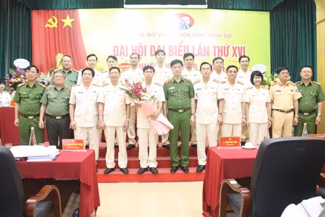 Thứ trưởng Nguyễn Duy Ngọc và các đại biểu tại Đại hội
