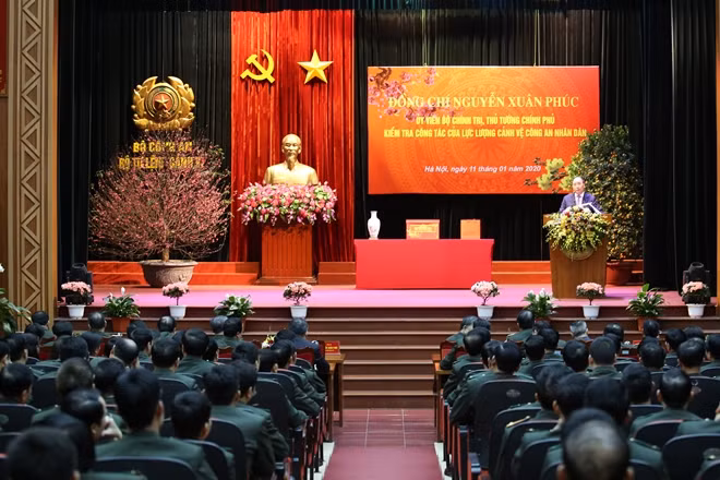 Thủ tướng Nguyễn Xuân Phúc biểu dương tấm gương 3 chiến sĩ công an hy sinh ở Đồng Tâm và yêu cầu xử lý nghiêm những kẻ chống đối.