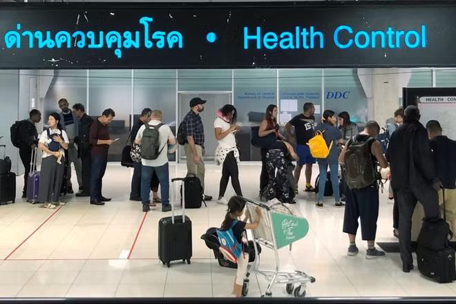 Thêm 17 ca mắc virus mới trong bối cảnh hàng trăm triệu người Trung Quốc về quê ăn Tết. Ảnh minh họa Reuters.