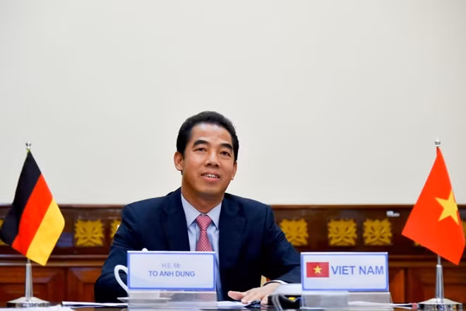 Thứ trưởng Ngoại giao Tô Anh Dũng.