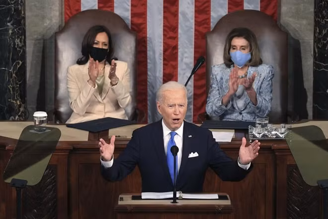 Tổng thống Mỹ Joe Biden có bài phát biểu đầu tiên trước Quốc hội. Ảnh AP.