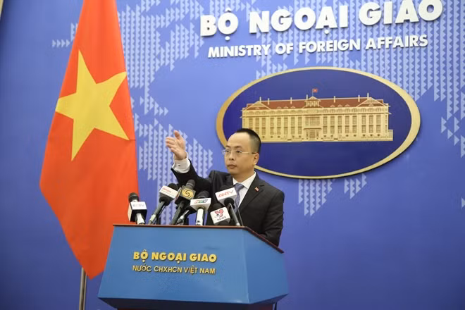 Phó Phát ngôn viên Bộ Ngoại giao Đoàn Khắc Việt.
