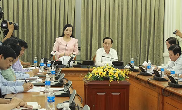 Bộ trưởng Bộ y tế chủ trì cuộc họp phòng chống Zika tại UBND TP ngày 5-4.