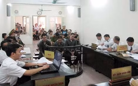 Toàn cảnh phiên xử. Toàn cảnh phiên xử.