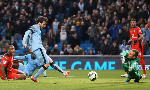 Man City hết sức chật vật trước đội chót bảng Leicester. Ảnh: Reuters.