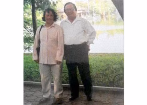 NSƯT Quang Phác và người vợ sau Hồng Hạnh.