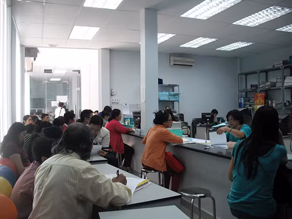 Nhiều doanh nghiệp vẫn khai, nộp thuế theo kiểu thủ công.