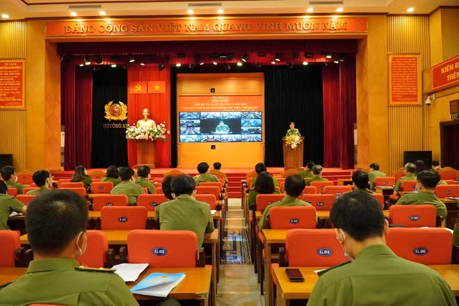 Hội nghị được tổ chức trực tuyến đến Công an các đơn vị, địa phương.