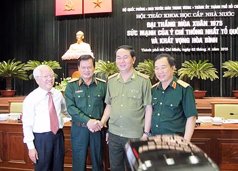 Bộ trưởng Trần Đại Quang và các đại biểu tham dự Hội thảo khoa học cấp Nhà nước với chủ đề “Đại thắng Mùa xuân 1975 - Sức mạnh của ý chí thống nhất Tổ quốc và khát vọng hòa bình”.