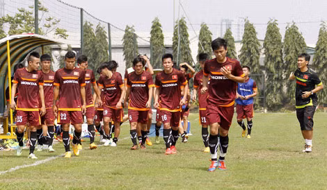 Các cầu thủ ĐT Olympic Việt Nam phải chạy đến... bở hơi tai. Ảnh: H.M. Các cầu thủ ĐT Olympic Việt Nam phải chạy đến... bở hơi tai. Ảnh: H.M.