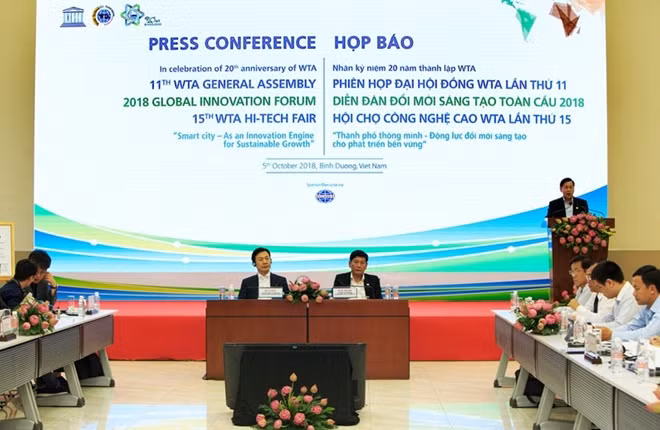 Toàn cảnh buổi họp báo (ảnh Xuân Thi)
