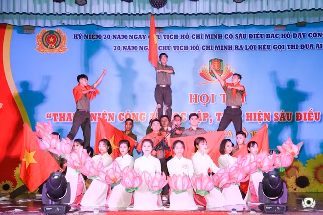 Một tiết phục tham gia hội thi