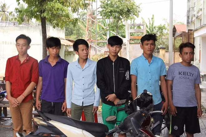 Các đối tượng và tang vật gây án