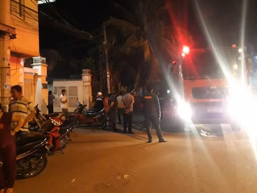 Sau tiếng nổ lớn, công ty mút xốp&nbsp;chìm trong biển lửa ảnh 7